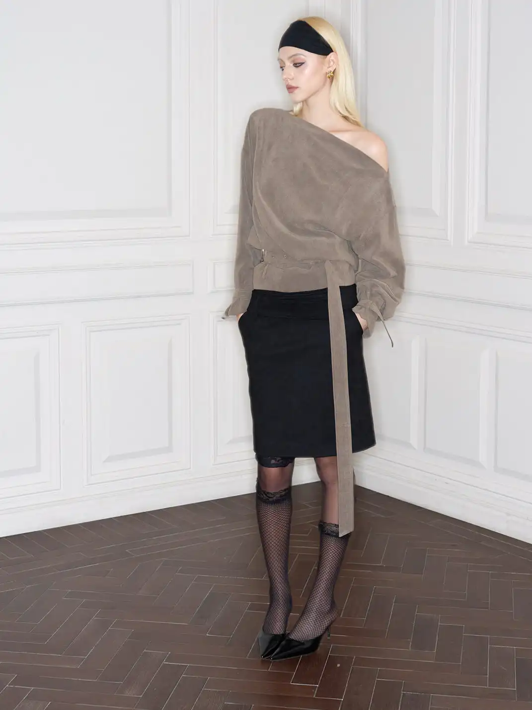 Razorr | Fleece-Feel Off-Shoulder Belted Long-Sleeved Top