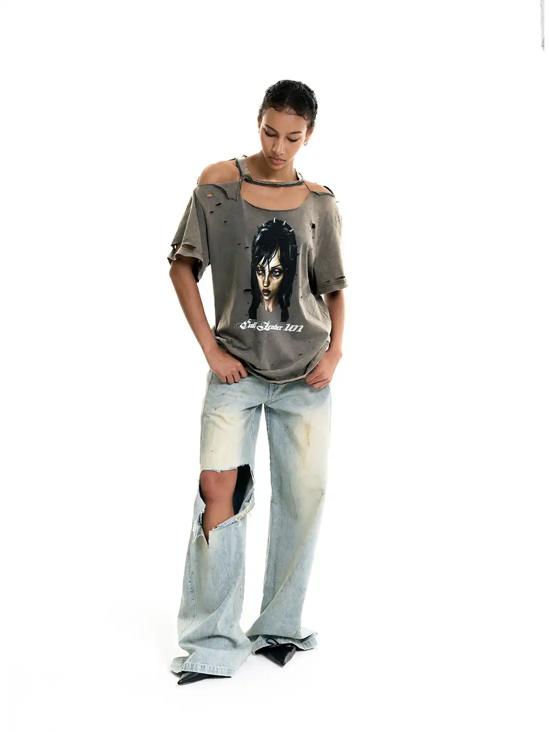 Razorr | Head Print Off-Shoulder Ripped T-Shirt
