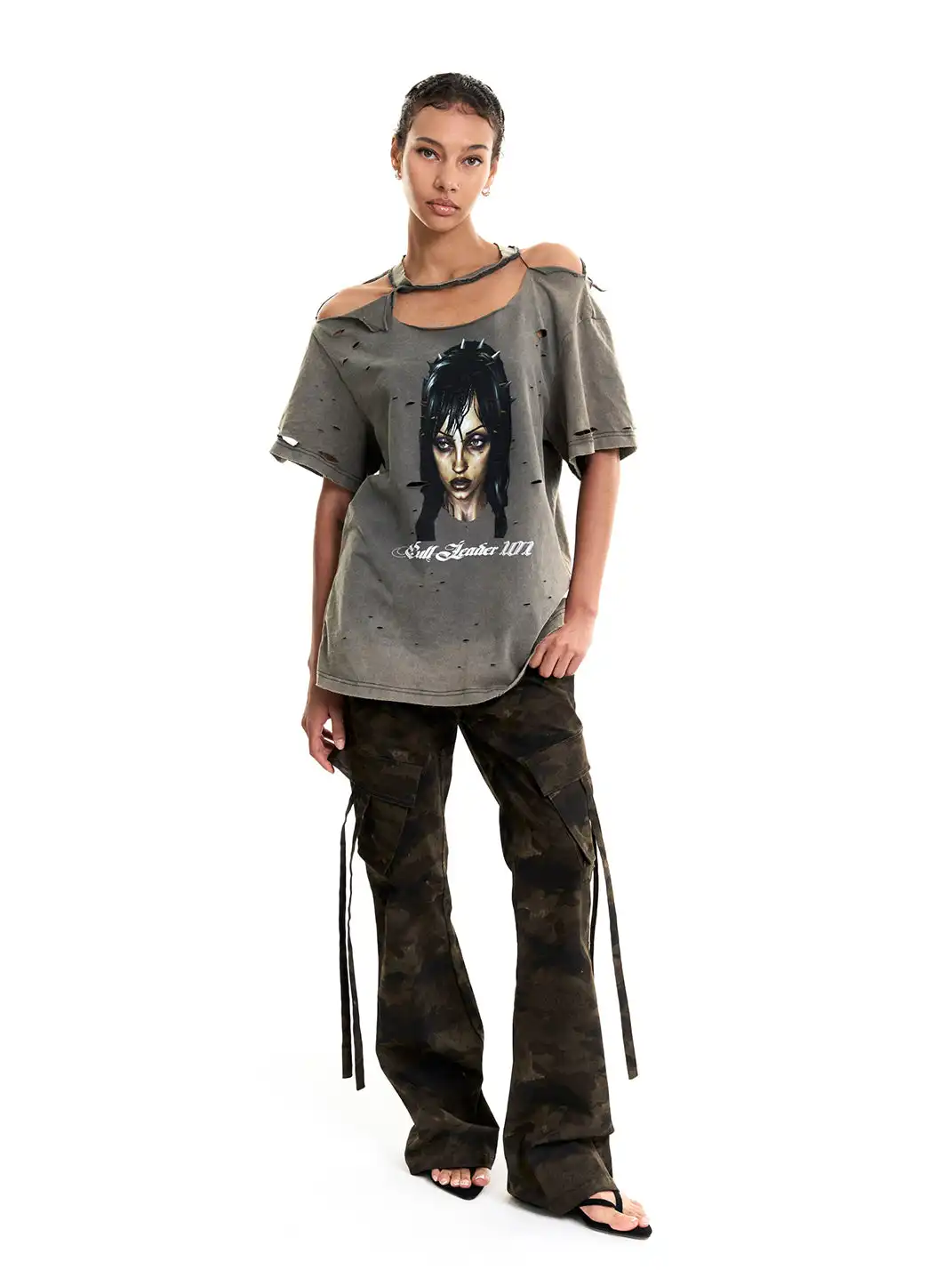 Razorr | Head Print Off-Shoulder Ripped T-Shirt