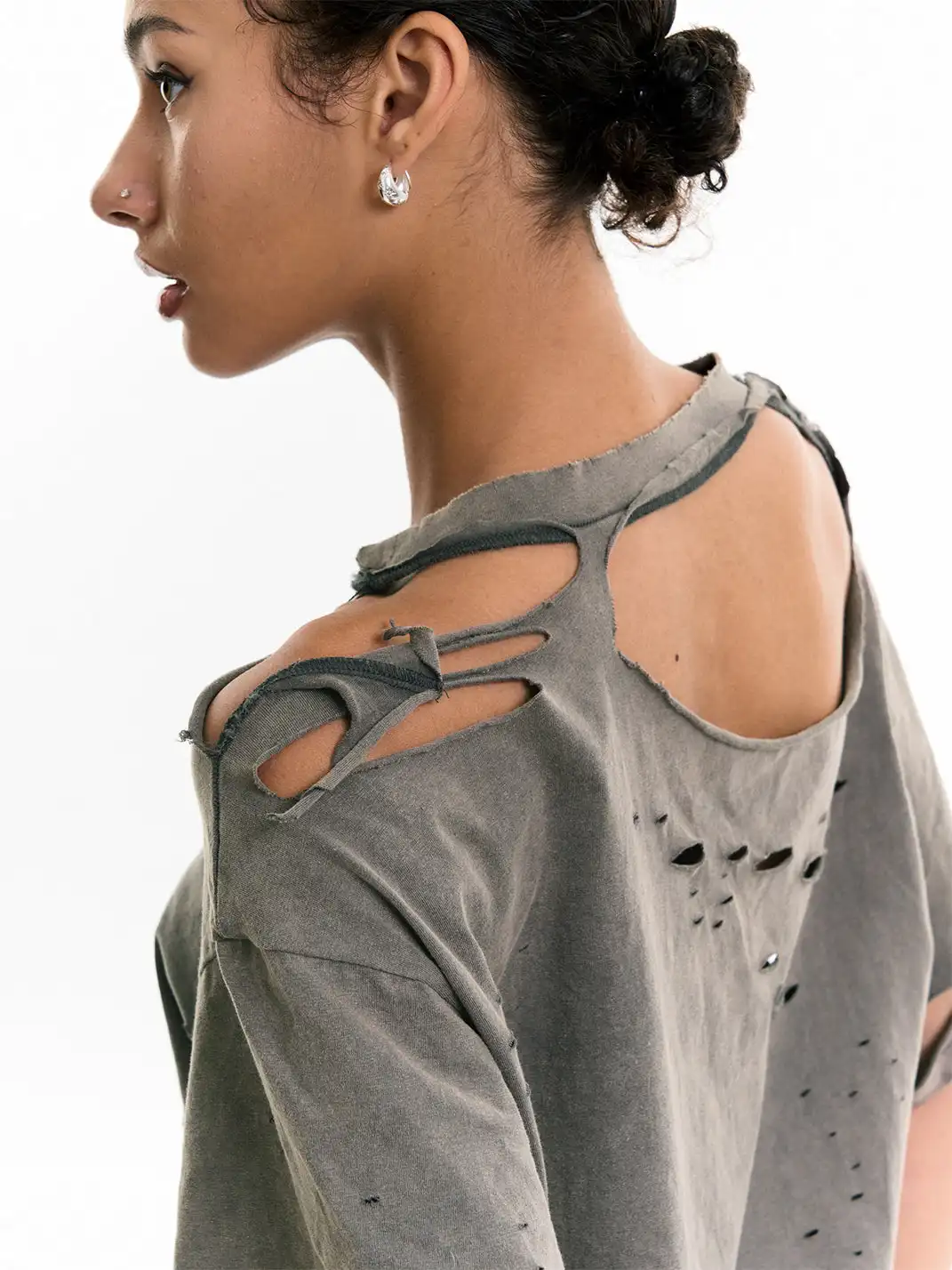 Razorr | Head Print Off-Shoulder Ripped T-Shirt