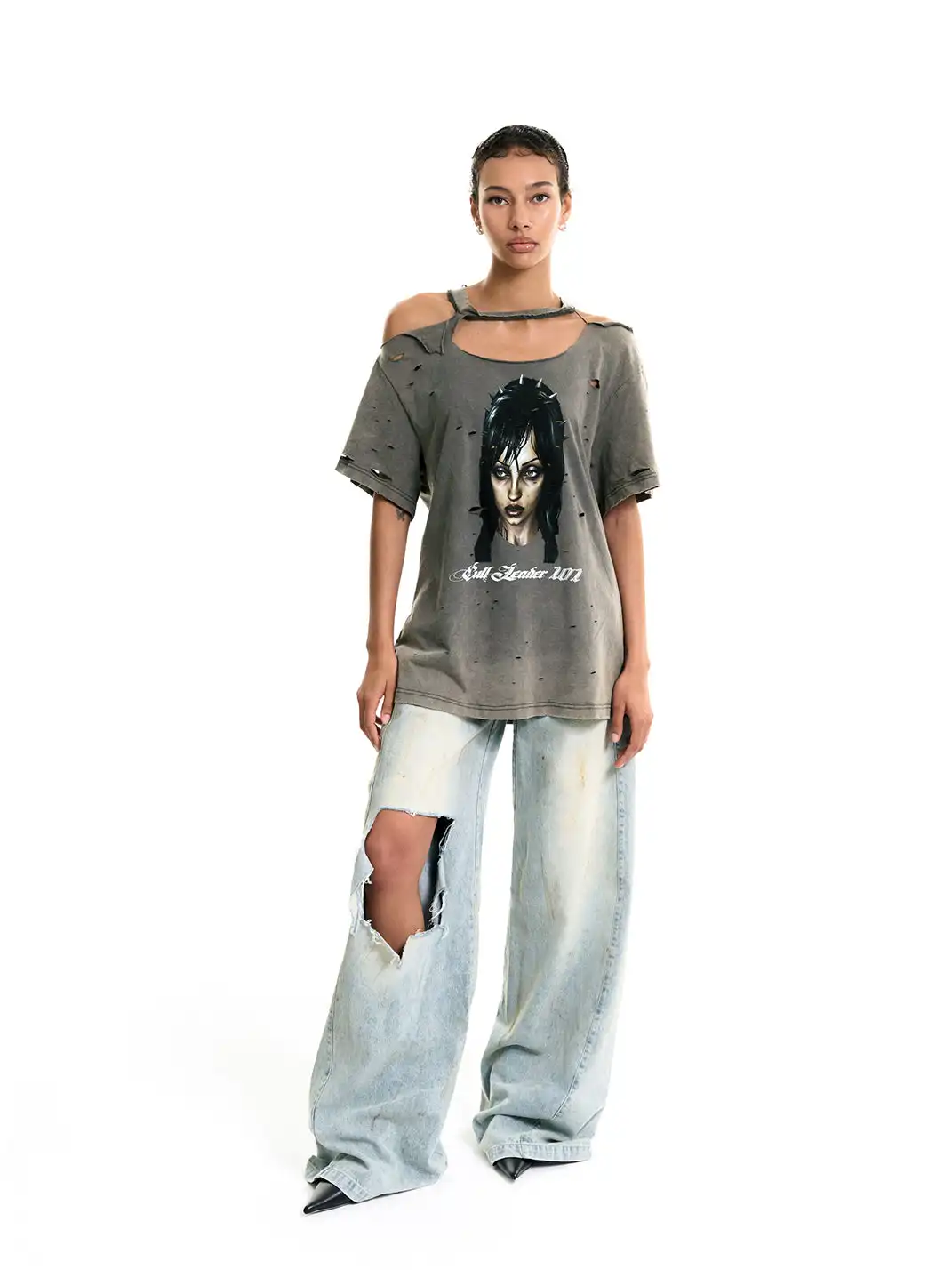 Razorr | Head Print Off-Shoulder Ripped T-Shirt