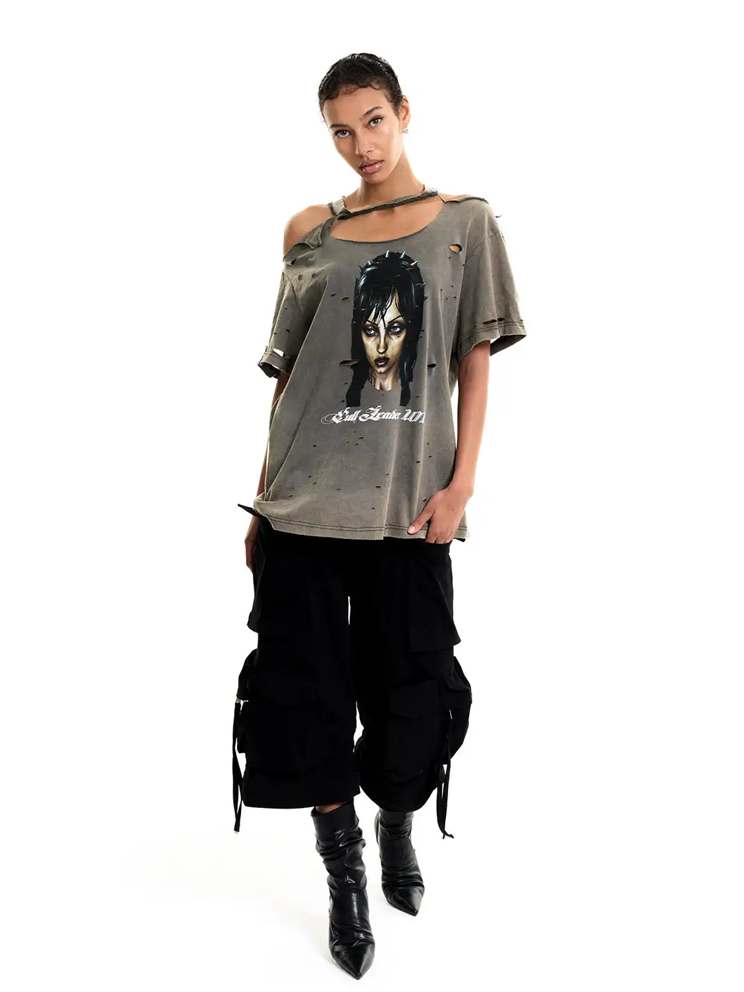 Razorr | Head Print Off-Shoulder Ripped T-Shirt
