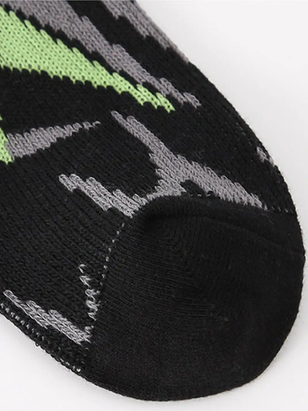 STAFFONLY | Thorn Jacquard Mid-Calf Socks
