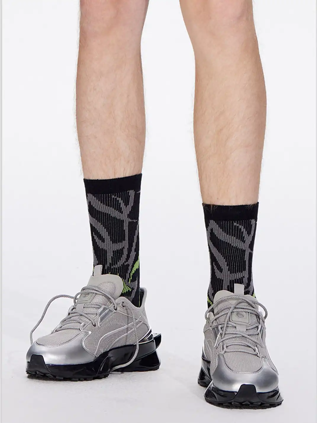 STAFFONLY | Thorn Jacquard Mid-Calf Socks
