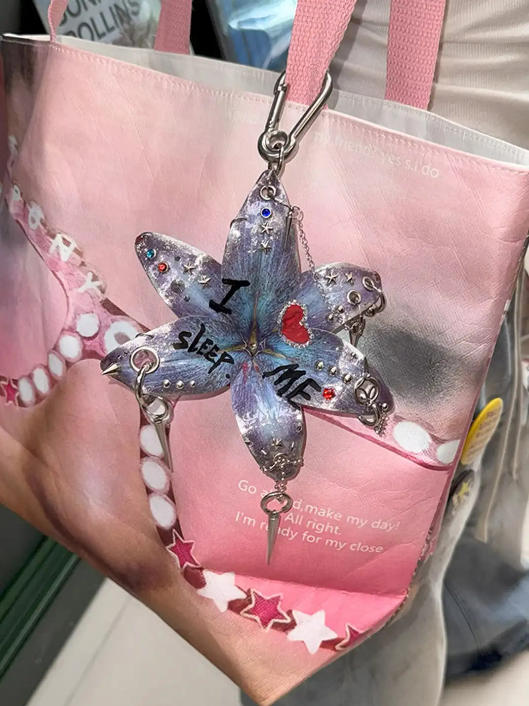 XIII STORE | Handmade Iris Flower Pendant