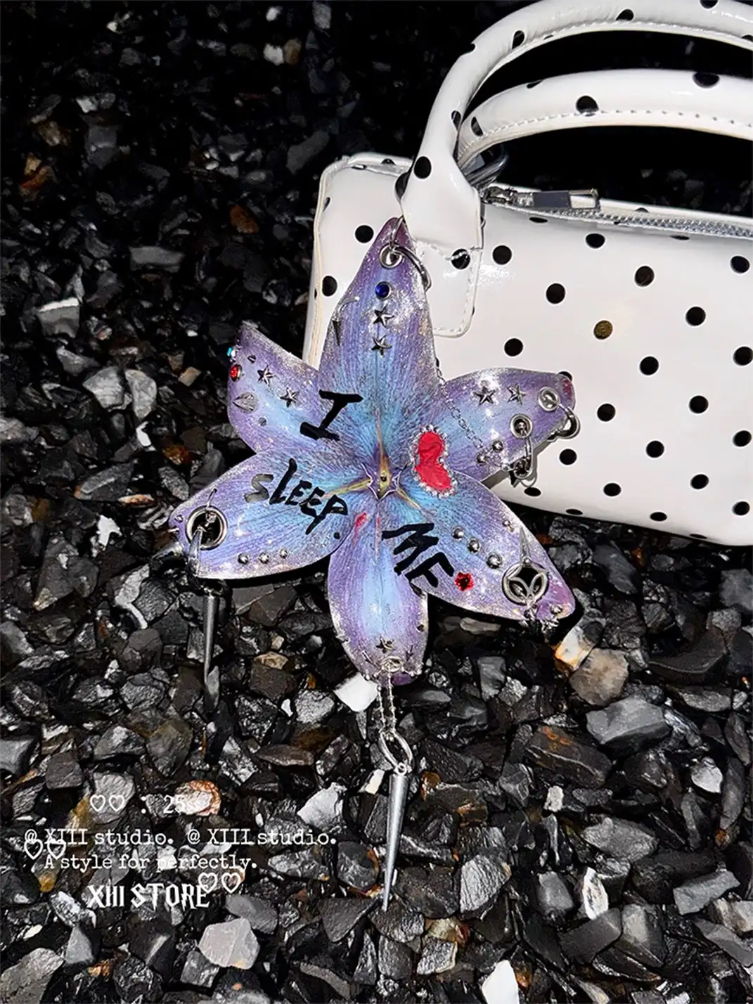 XIII STORE | Handmade Iris Flower Pendant