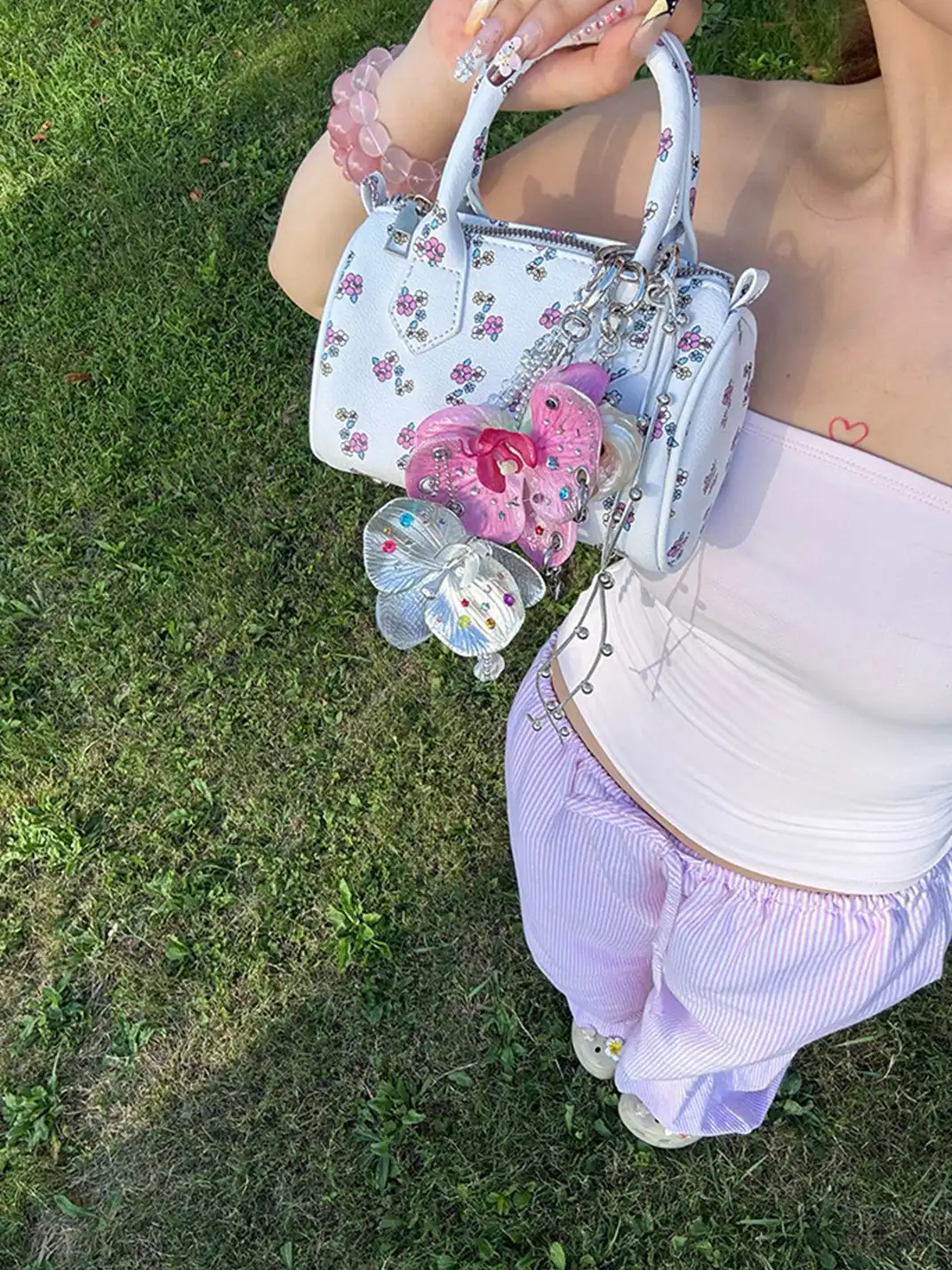 XIII STORE | Handmade Iris Flower Pendant
