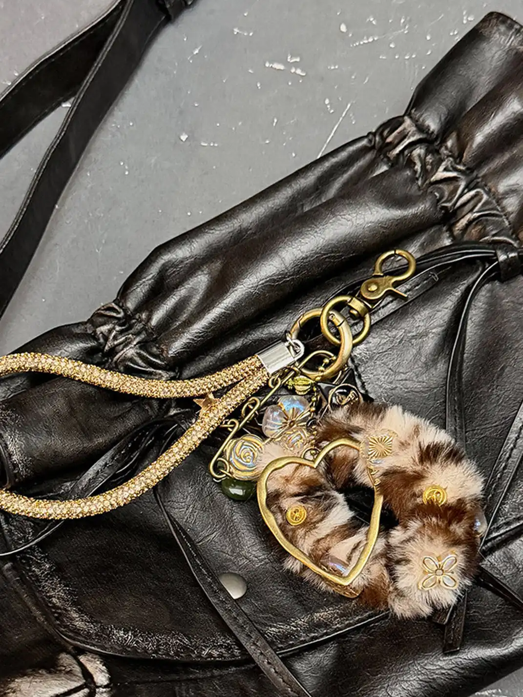 XIII STORE | Plush Heart Pendant
