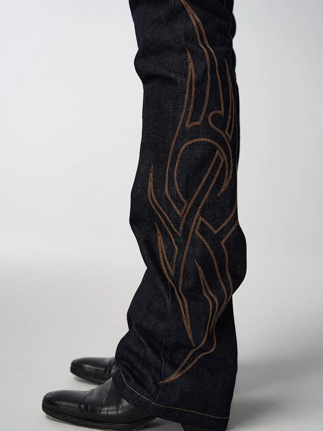 noEmosen | Totem Chain Embroidered Jeans