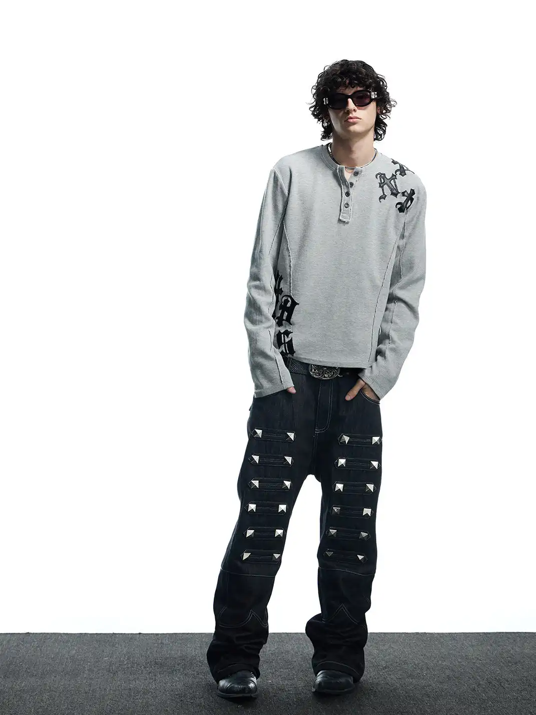 DND4DES | Retro Henley Collar Appliqué Long-Sleeve T-Shirt