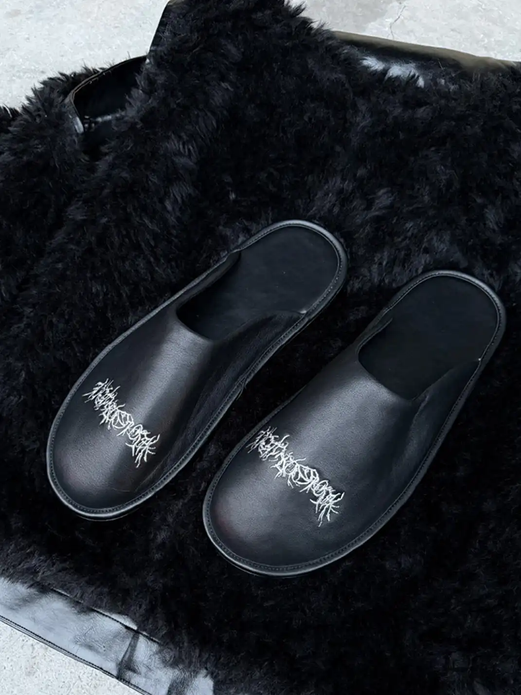 GOJOYJINNI | Embroidered Cowhide Slippers