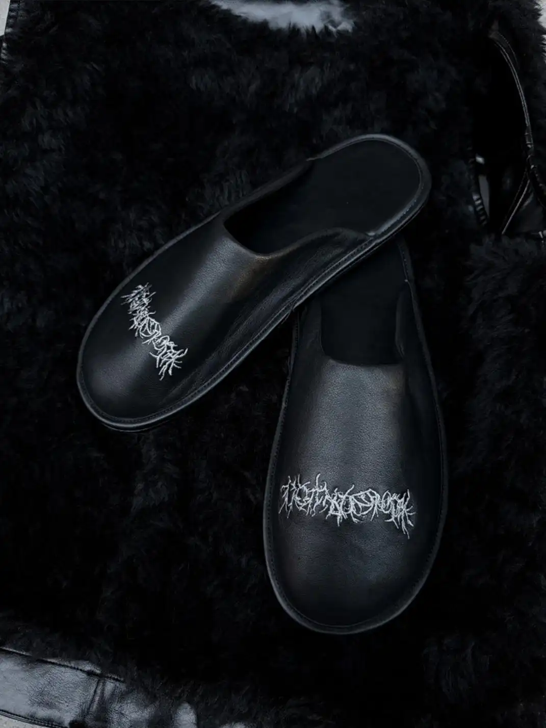 GOJOYJINNI | Embroidered Cowhide Slippers