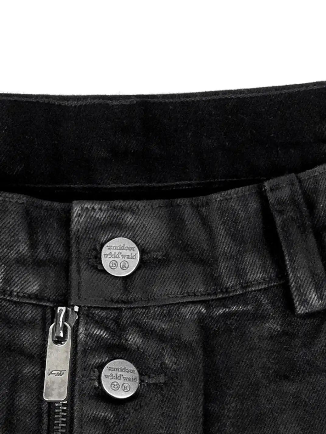 ANTIDOTE | Distressed Button-Down Knee-Length Cargo Pants
