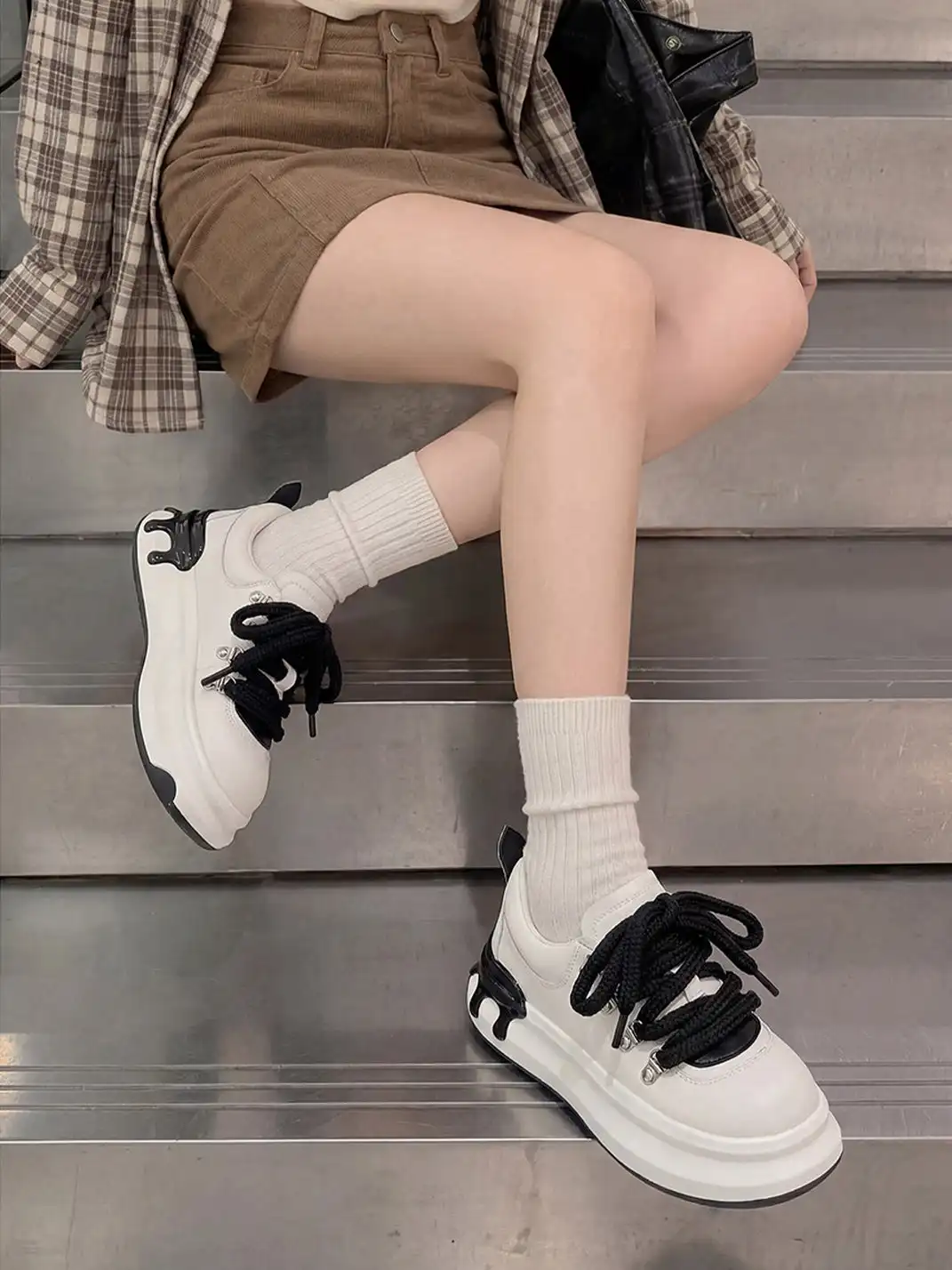 EBLAN | Retro Chunky Sneakers with Melting Sole Accent