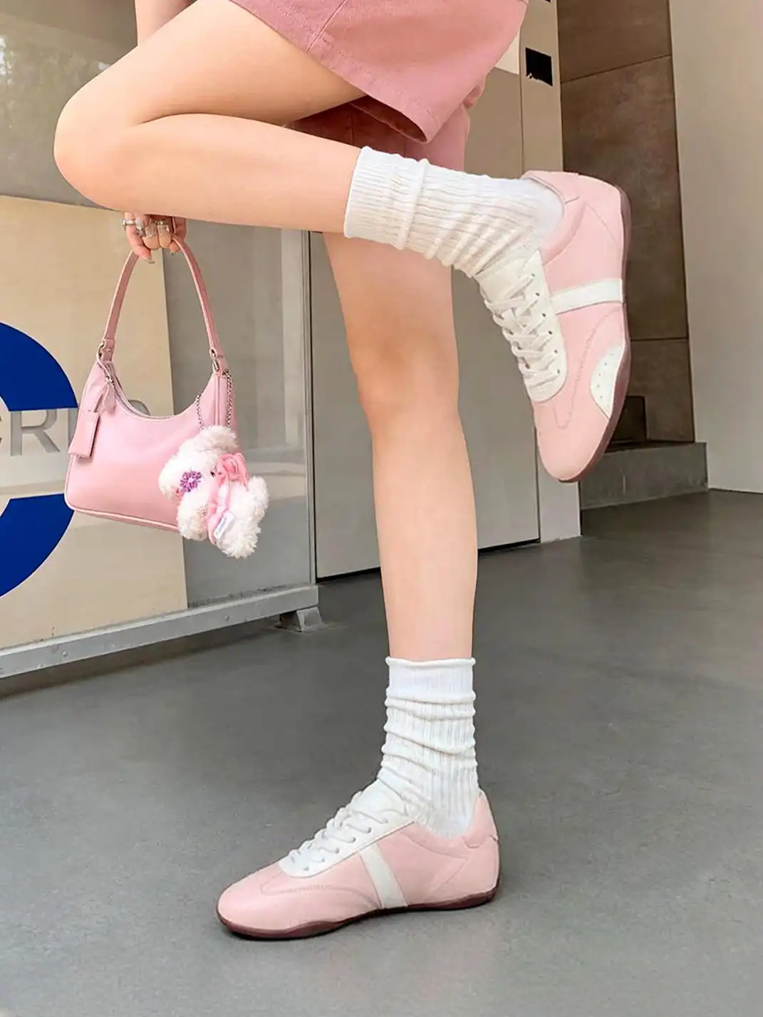 EBLAN | Retro Low-Top Sneakers with Contrast Stripe