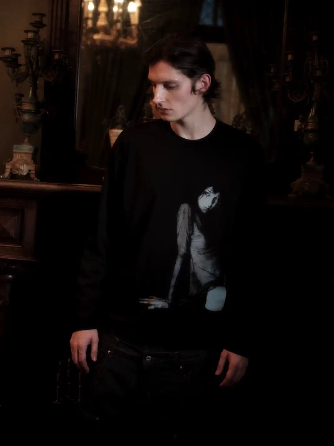 WANNA LAB | Retro Portrait Print Long-Sleeved Top