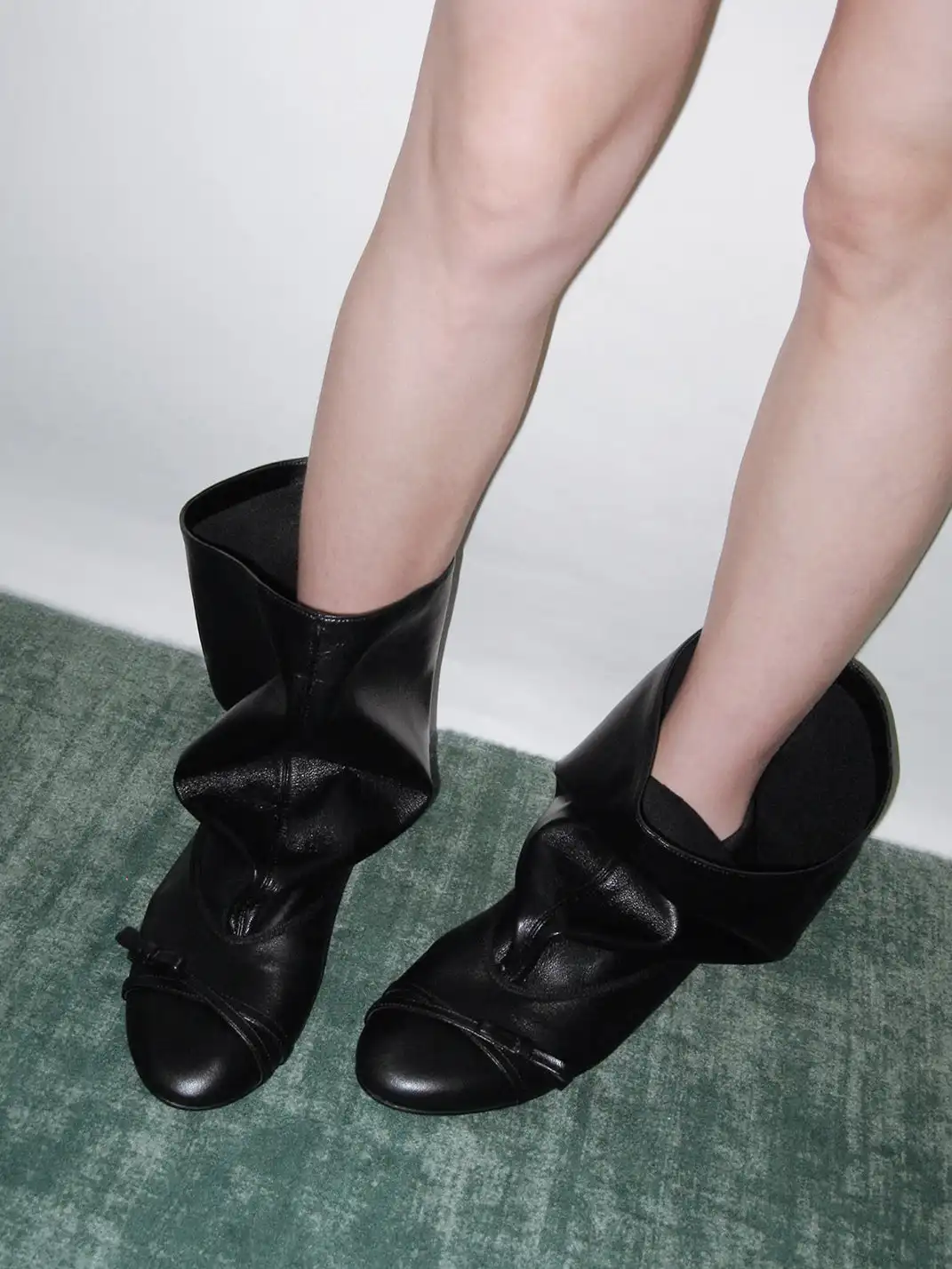 ElegiFemme | Round-Toe Pleated Calf Boots