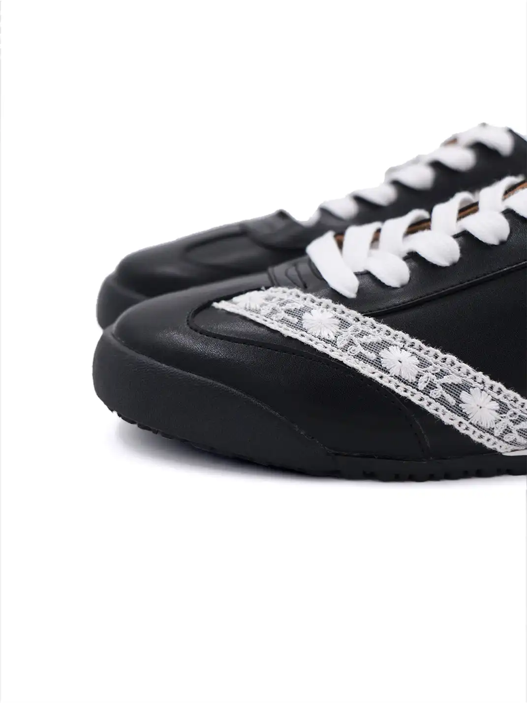 ElegiFemme | Leather Low-Top Sneakers with Floral Lace Trim