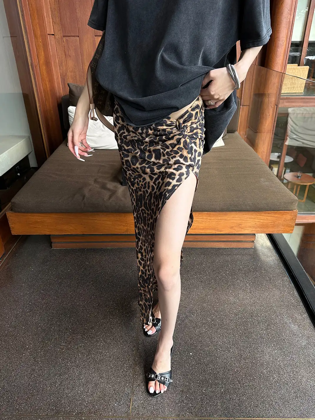 0122stepll | Leopard Print Slit Skirt