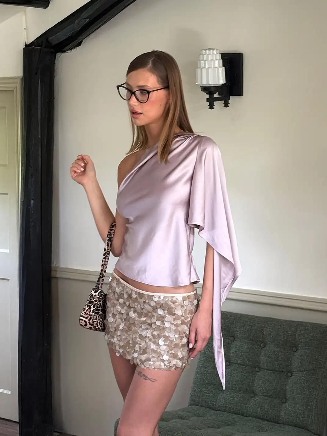 0122stepll | Satin One-Shoulder Blouse