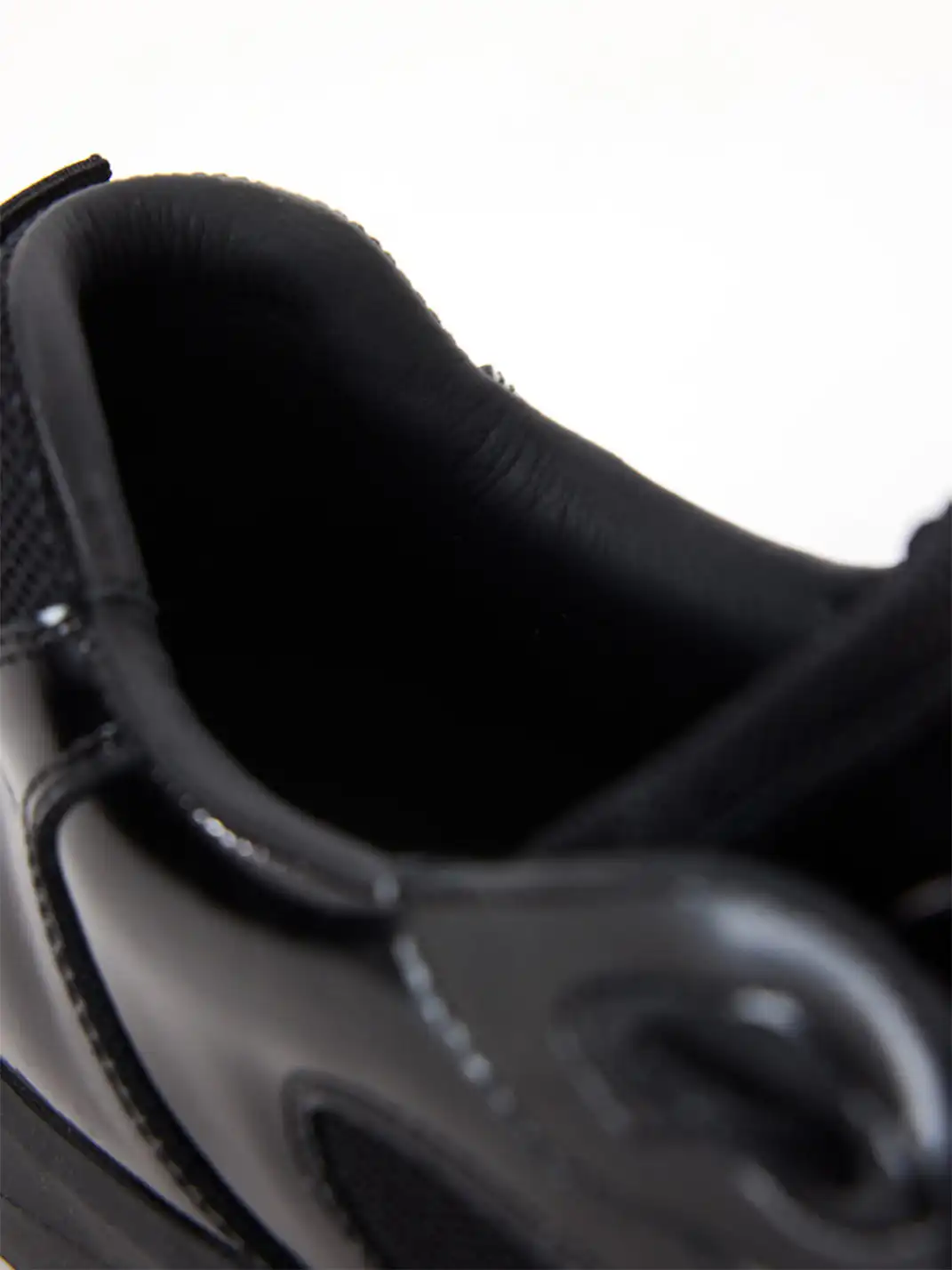 CRICLE CAGE | Glossy Black Sneakers