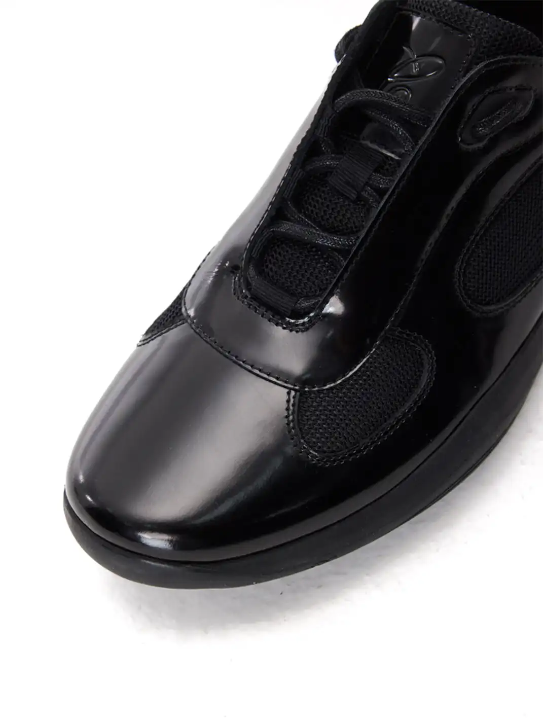 CRICLE CAGE | Glossy Black Sneakers