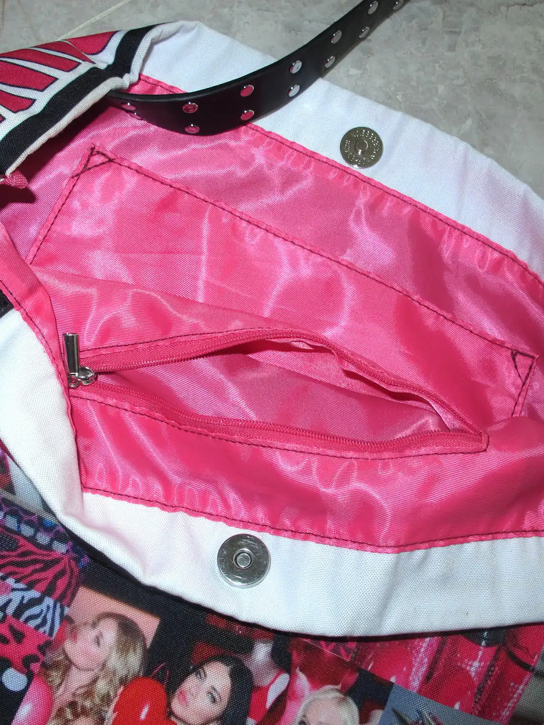 Riri Girls | Portrait Print Shoulder Bag