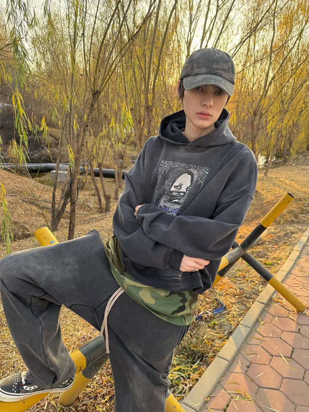 DEAV | Portrait Washed Distressed Hooded Sweatshirt