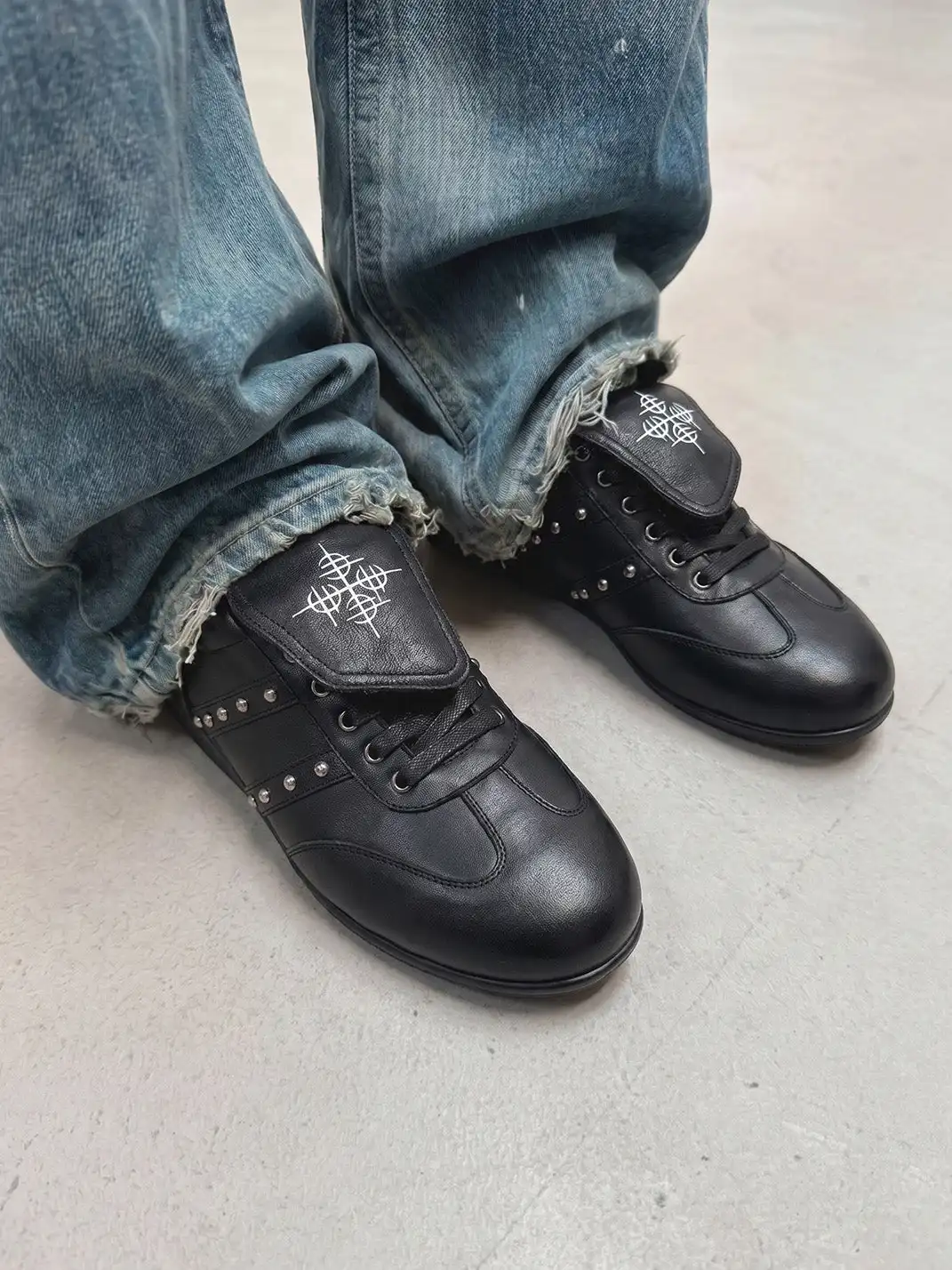 DETW | Studded Flap Tongue German Trainer