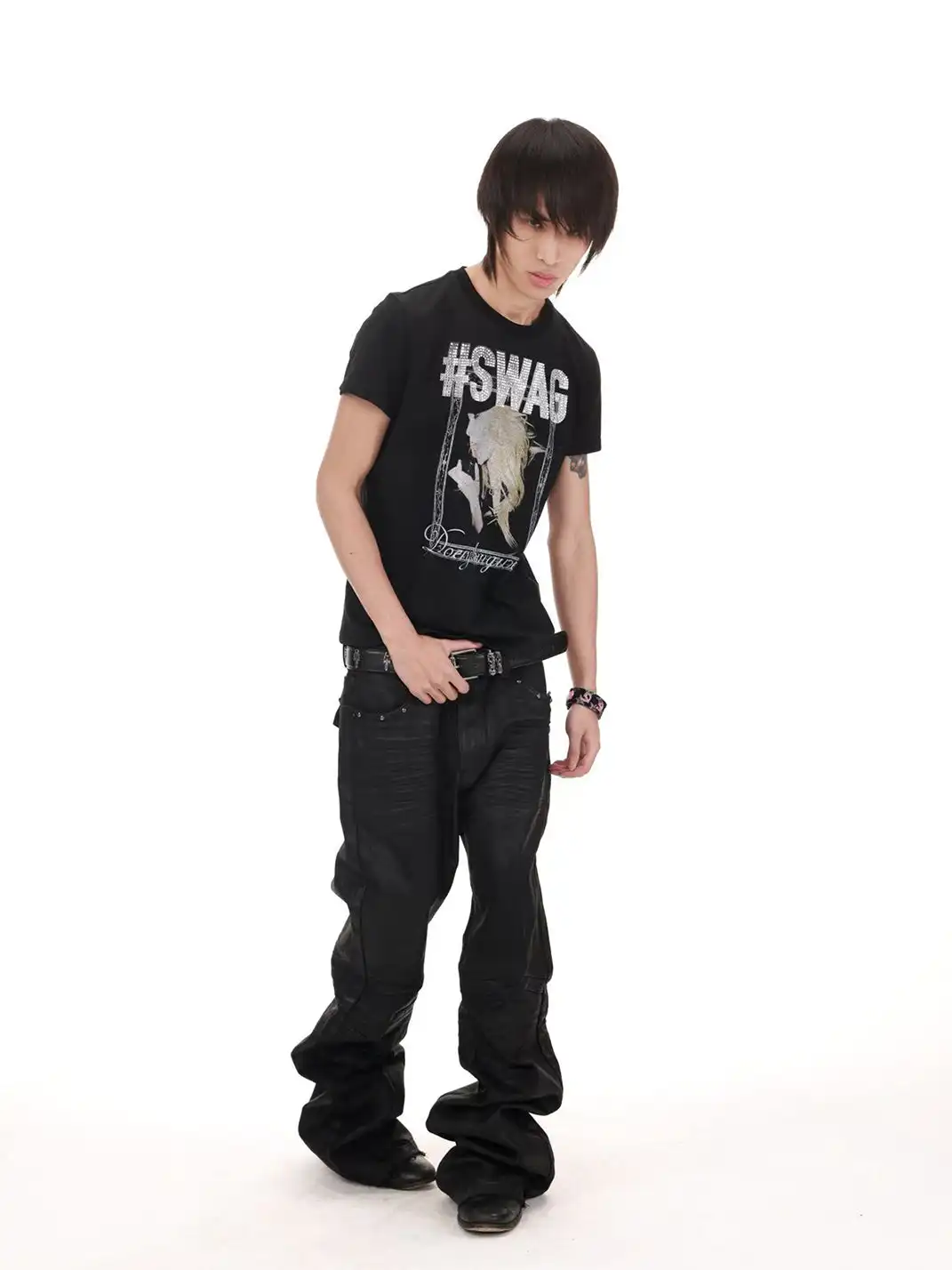 DETW | Portrait Print Rhinestone Crew Neck T-shirt