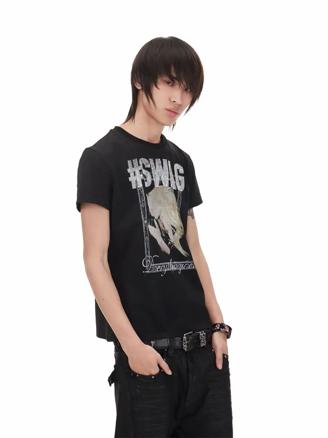 DETW | Portrait Print Rhinestone Crew Neck T-shirt