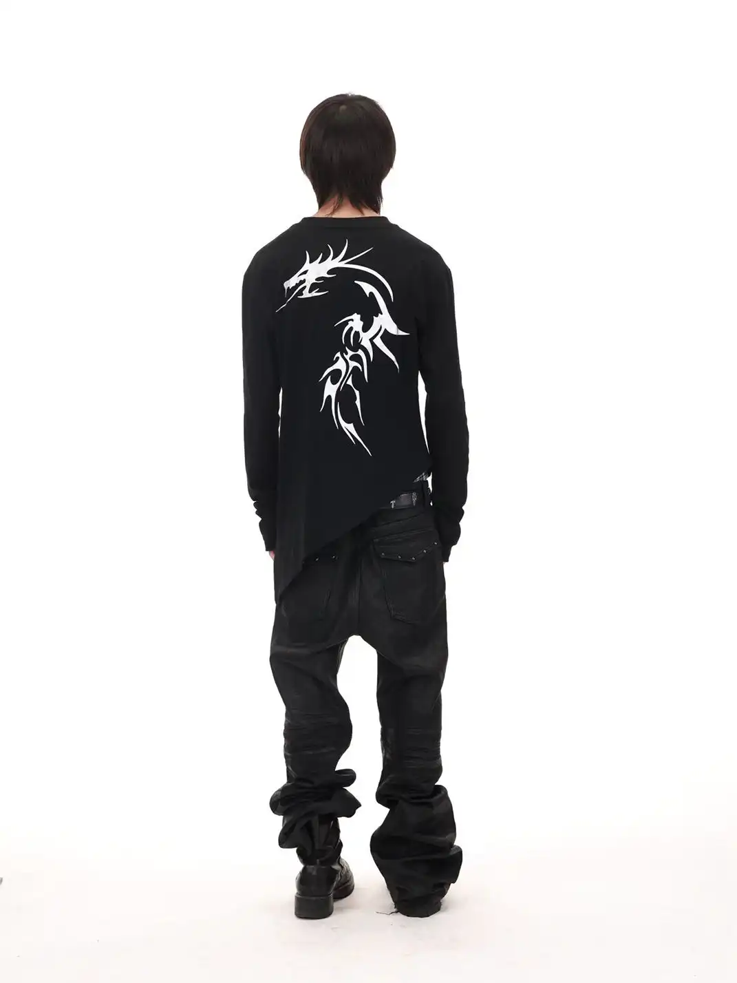DETW | Asymmetric Dipped Hem Long Sleeve T-shirt