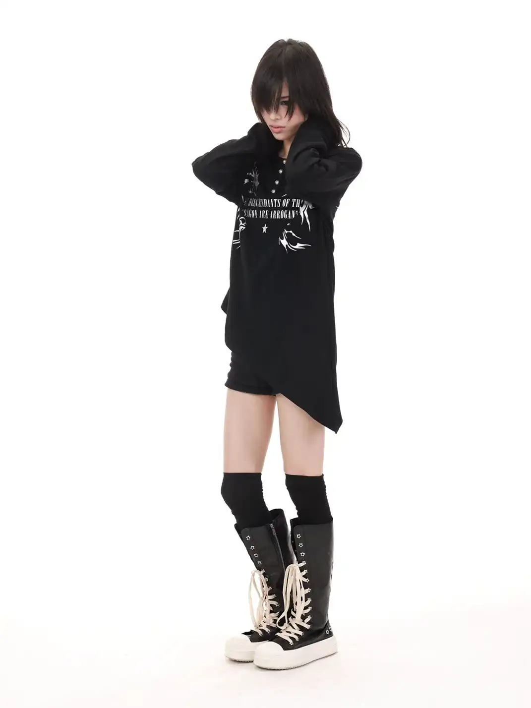 DETW | Asymmetric Dipped Hem Long Sleeve T-shirt