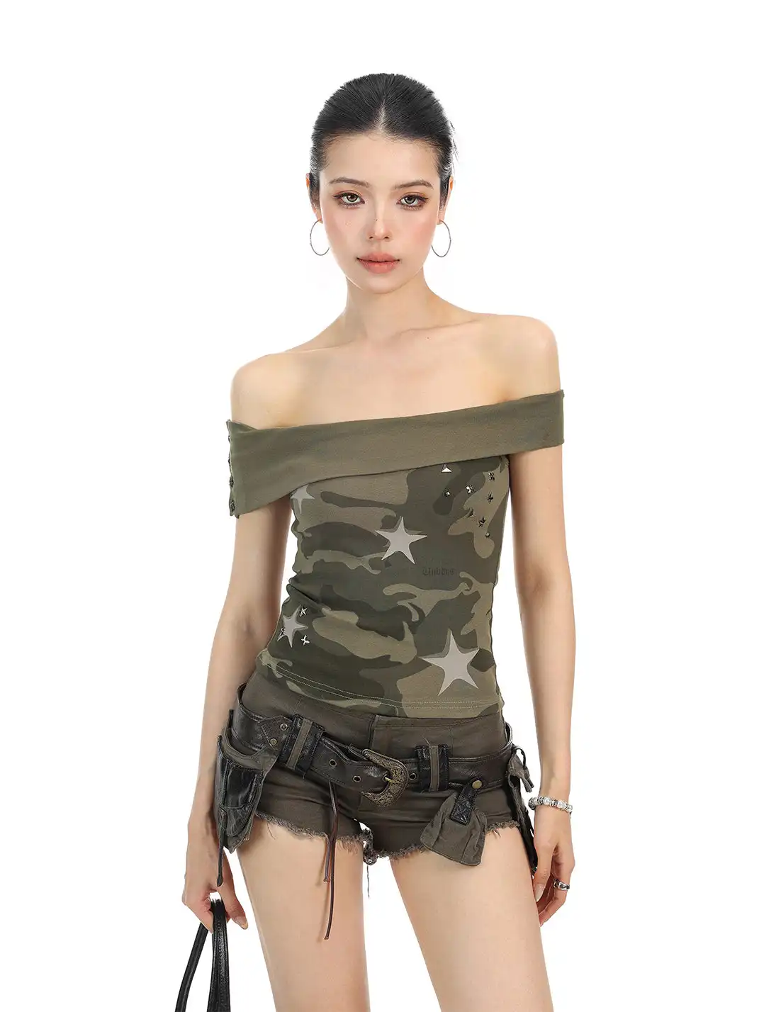 BIGGOLD | Rivet Star Camouflage Off-Shoulder T-Shirt