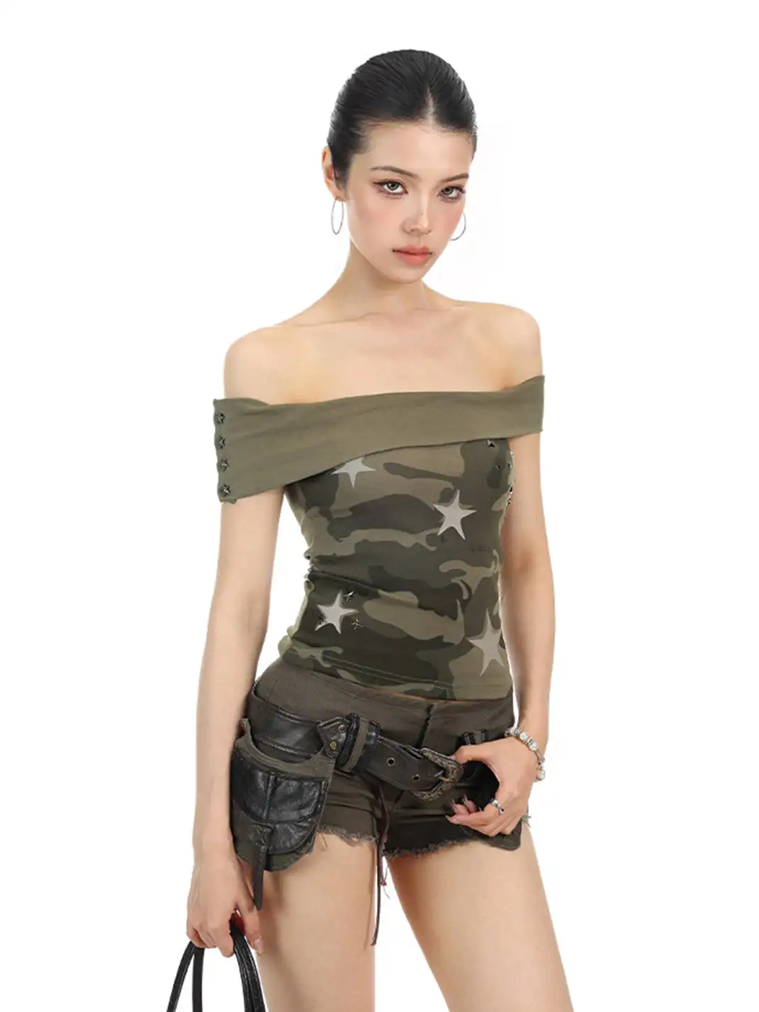 BIGGOLD | Rivet Star Camouflage Off-Shoulder T-Shirt