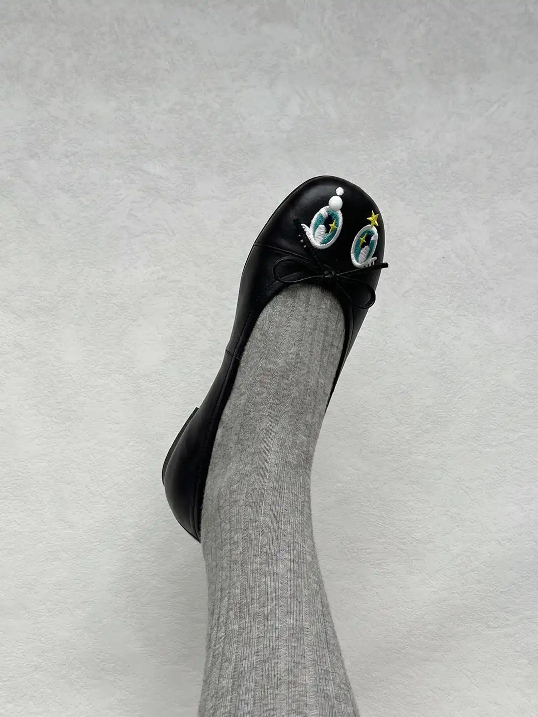 EMPTY BEHAVIOR | Cartoon Pearl Teeth Flat Shoes-Black
