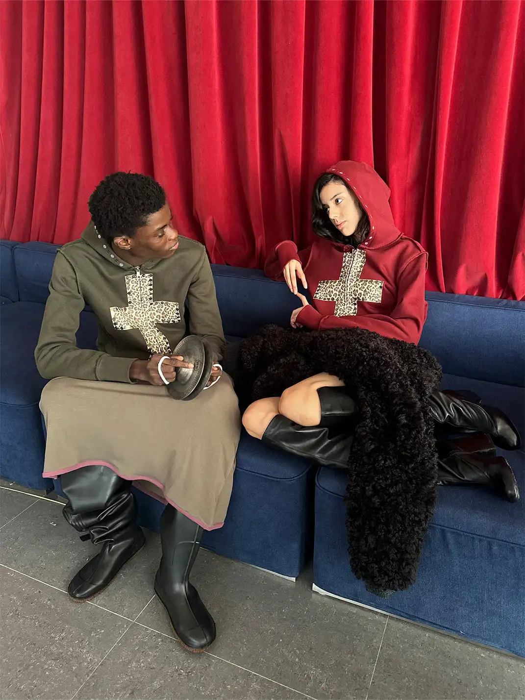 XaLWORCLO | Cross Leopard Print Sequin Hooded Sweatshirt Coat