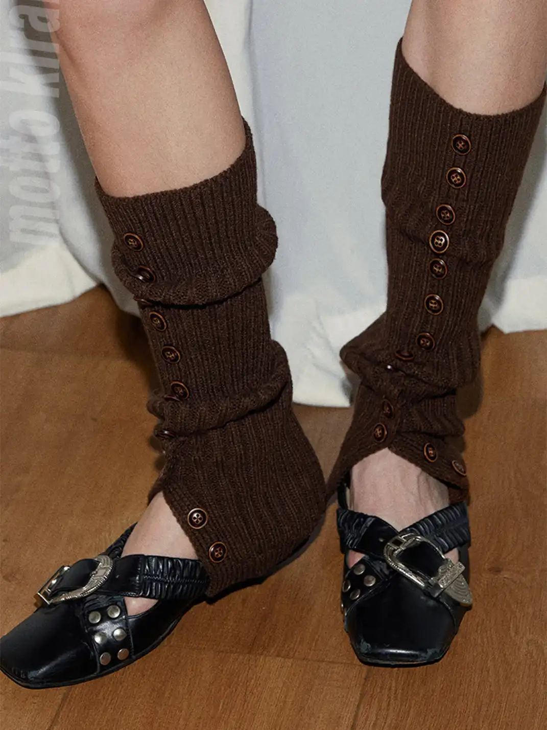 MottoKiraku | Button Slouch Sock Covers