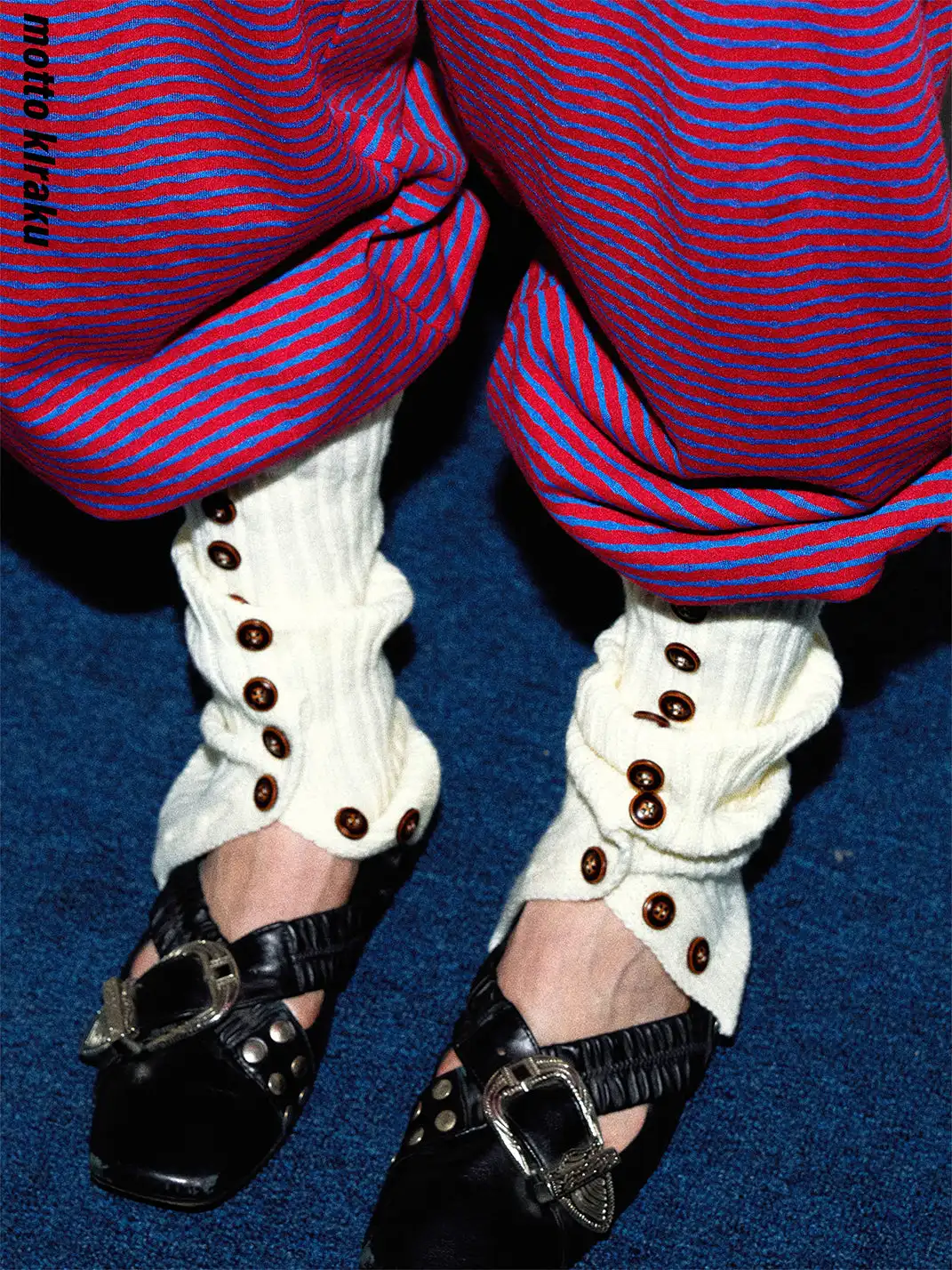 MottoKiraku | Button Slouch Sock Covers