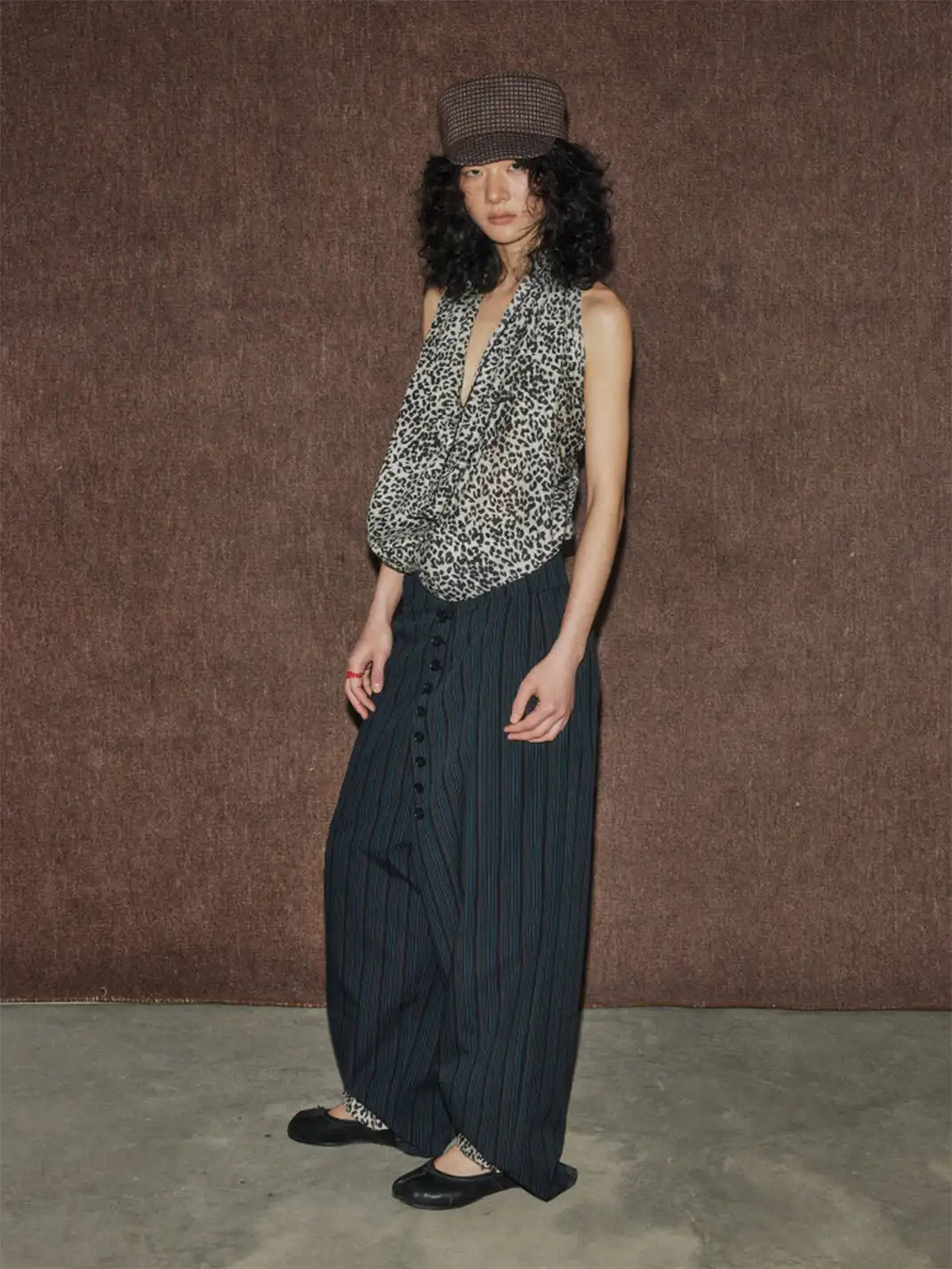 MottoKiraku | Button Front Striped Casual Pants