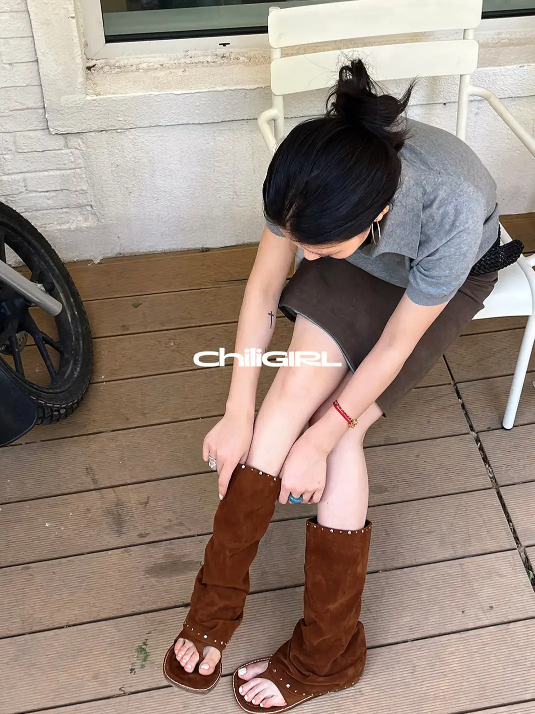 CHILIGIRL | Rivet Thong Suede Sandal Boots