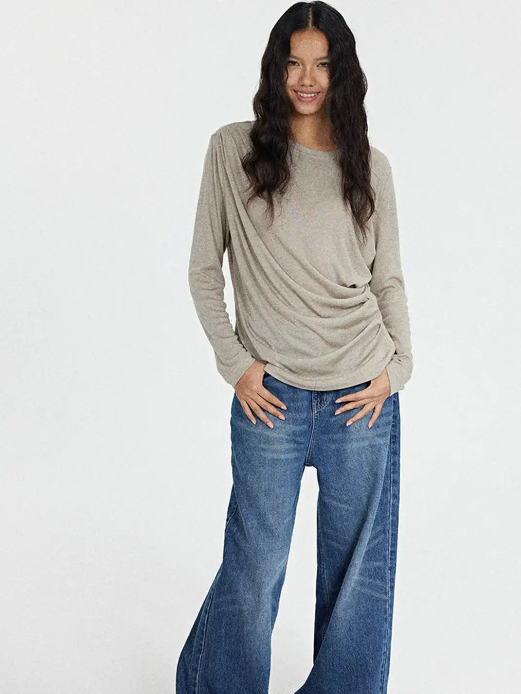 MottoKiraku | Crew Neck Asymmetrical Silk Blouse