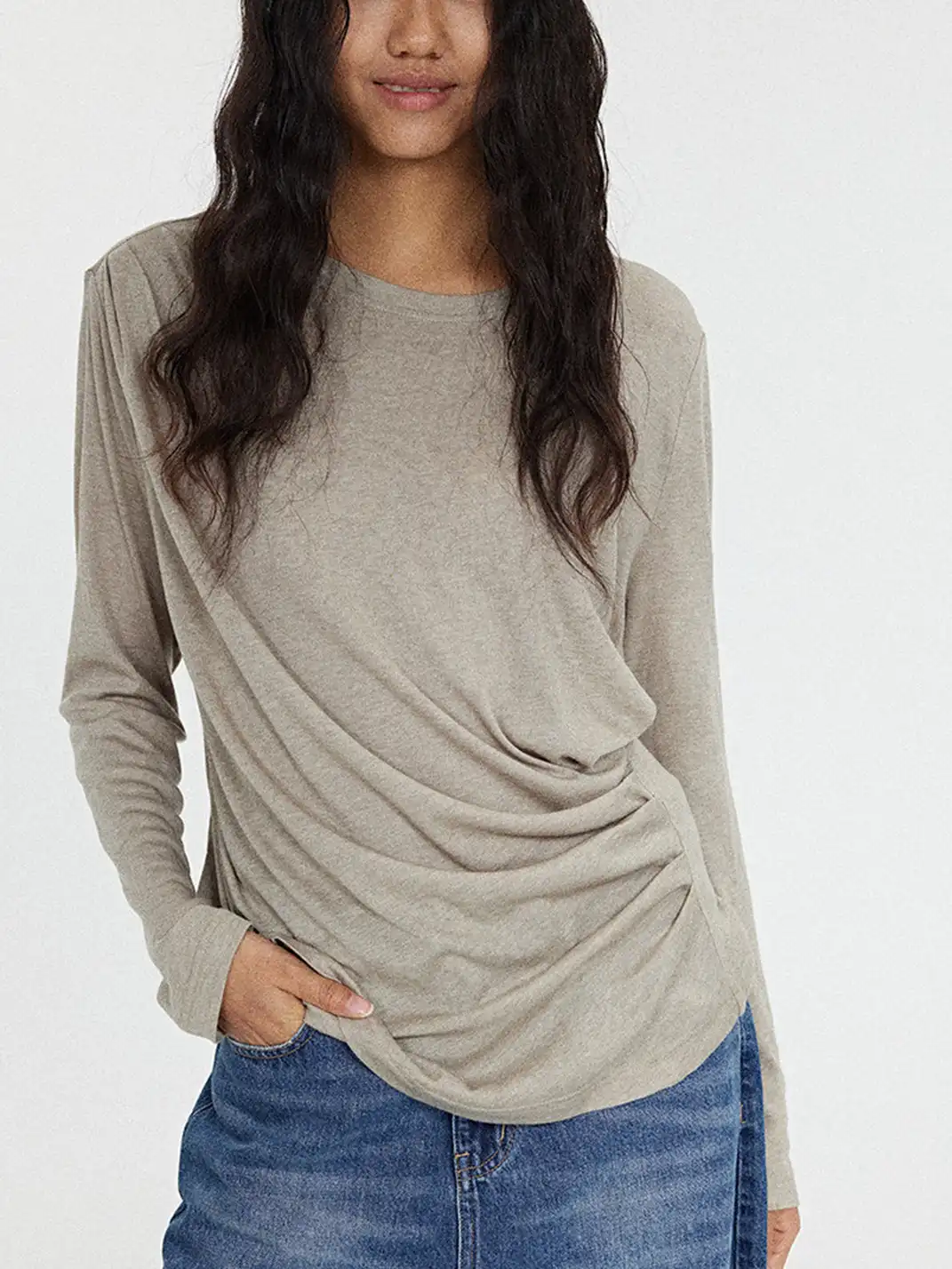 MottoKiraku | Crew Neck Asymmetrical Silk Blouse