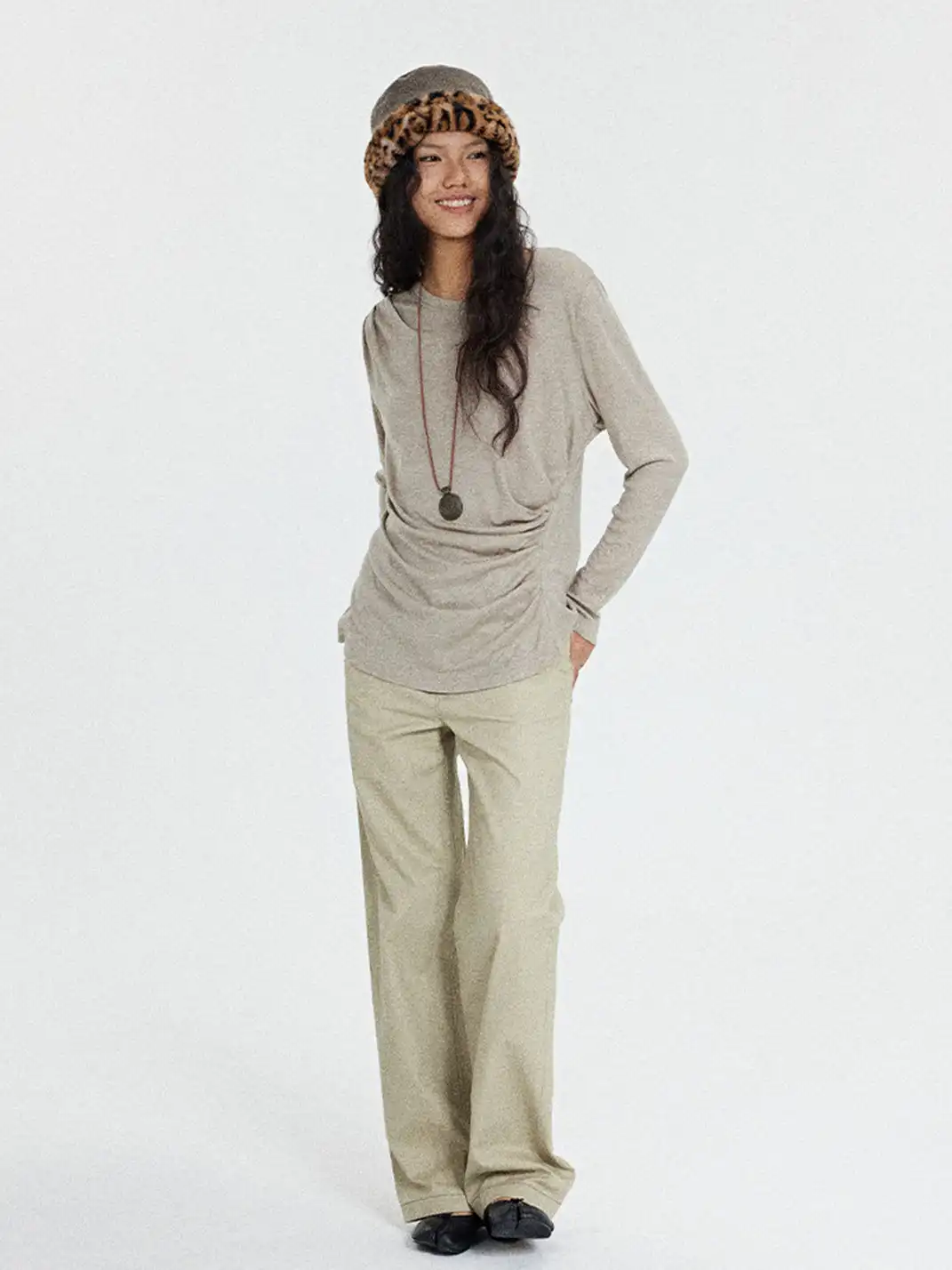 MottoKiraku | Crew Neck Asymmetrical Silk Blouse