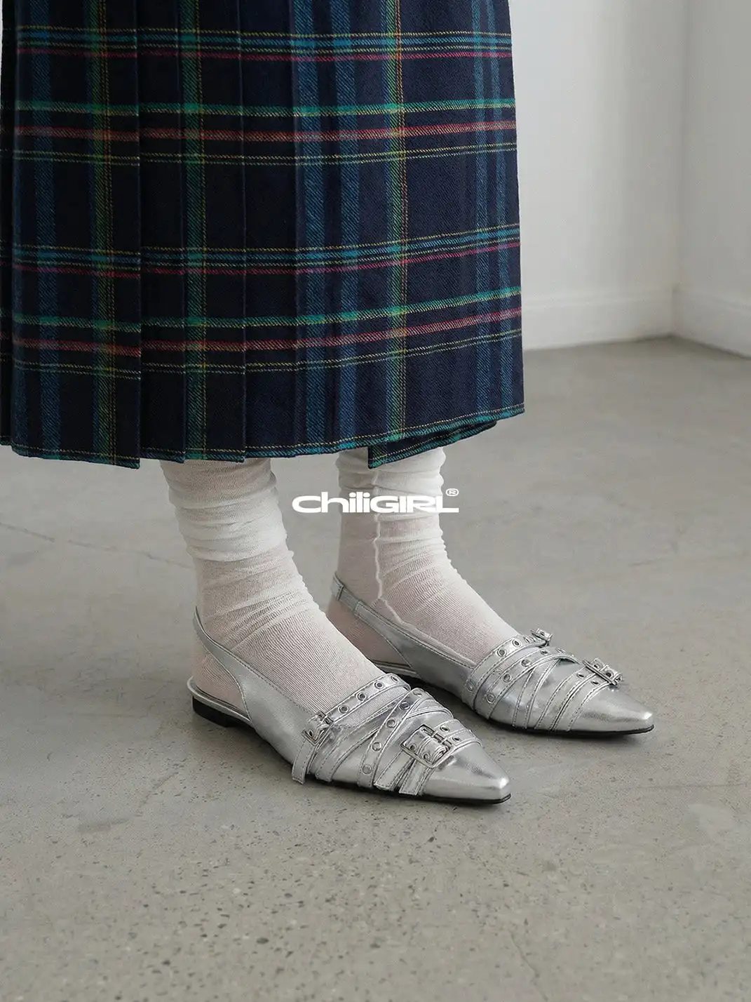 CHILIGIRL | Pointed Toe Low-Cut Buckle Rivet Flat Shoes