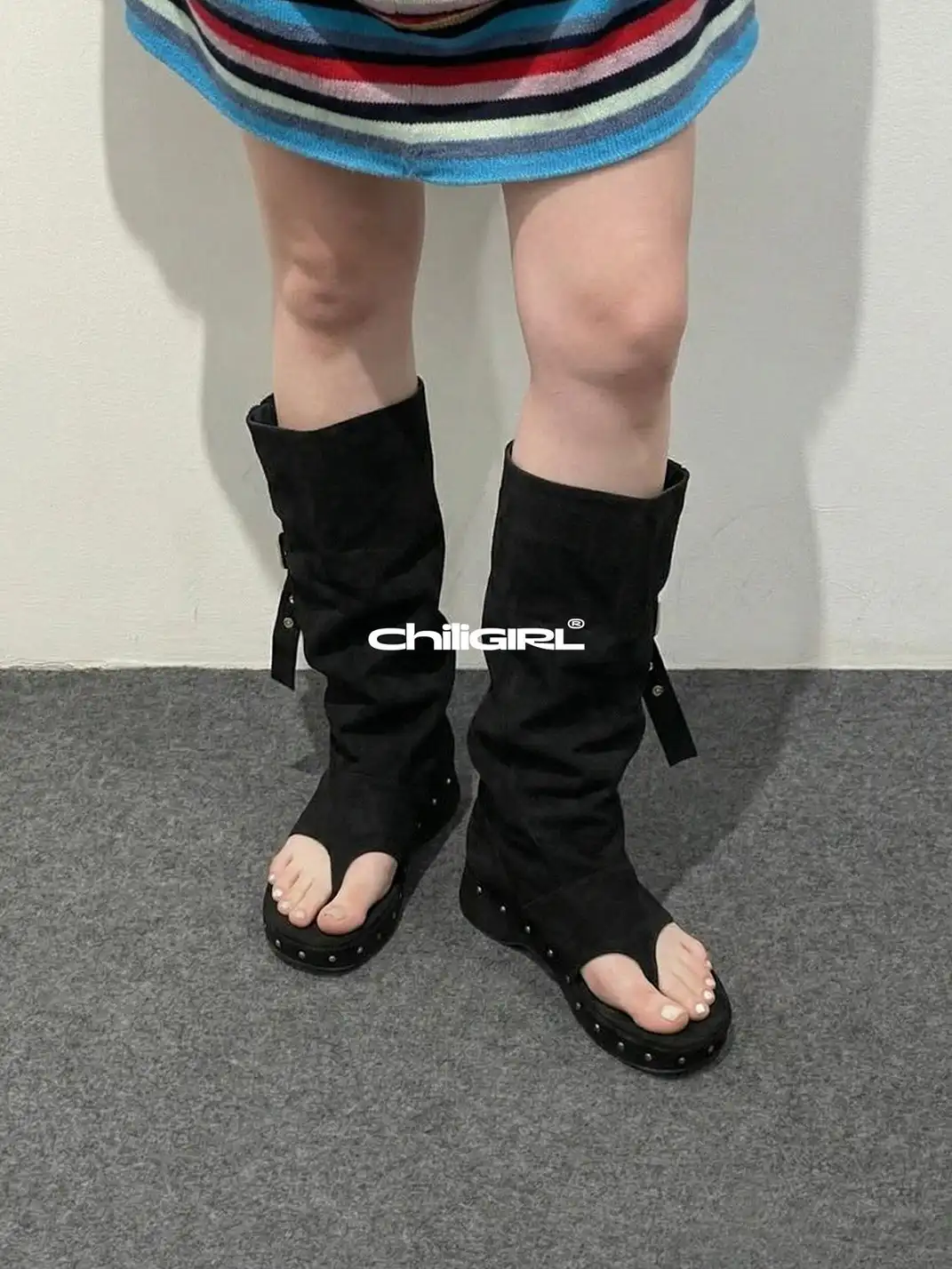 CHILIGIRL | Rivet Low Heel Round Toe Boots