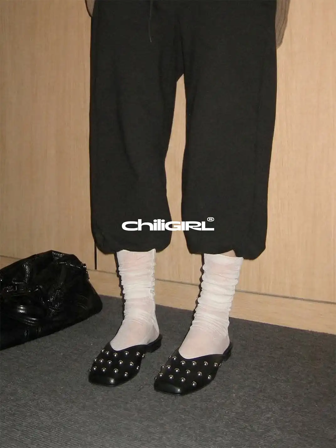 CHILIGIRL | Rivet Closed Toe Slip-on Mules