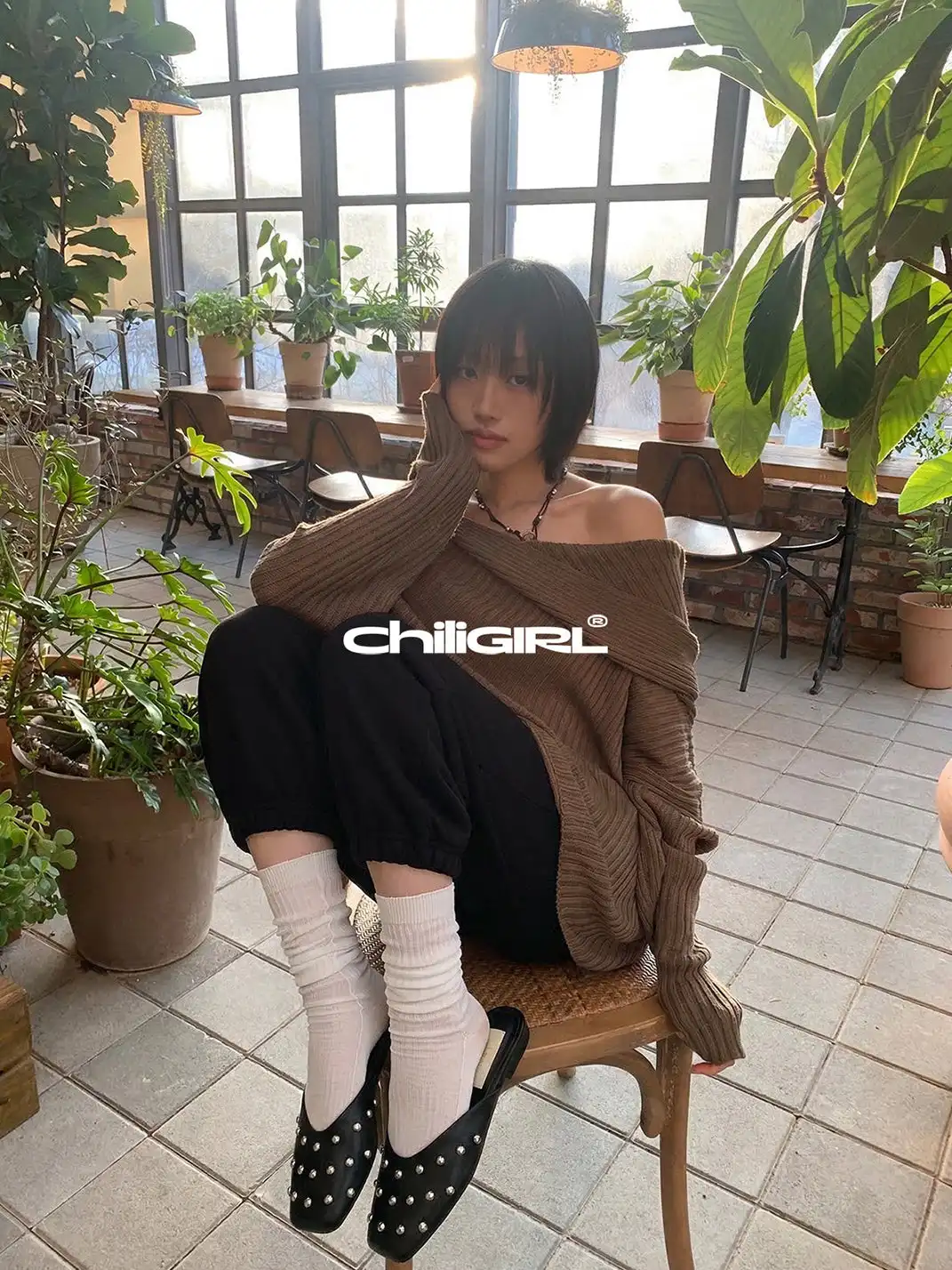 CHILIGIRL | Rivet Closed Toe Slip-on Mules