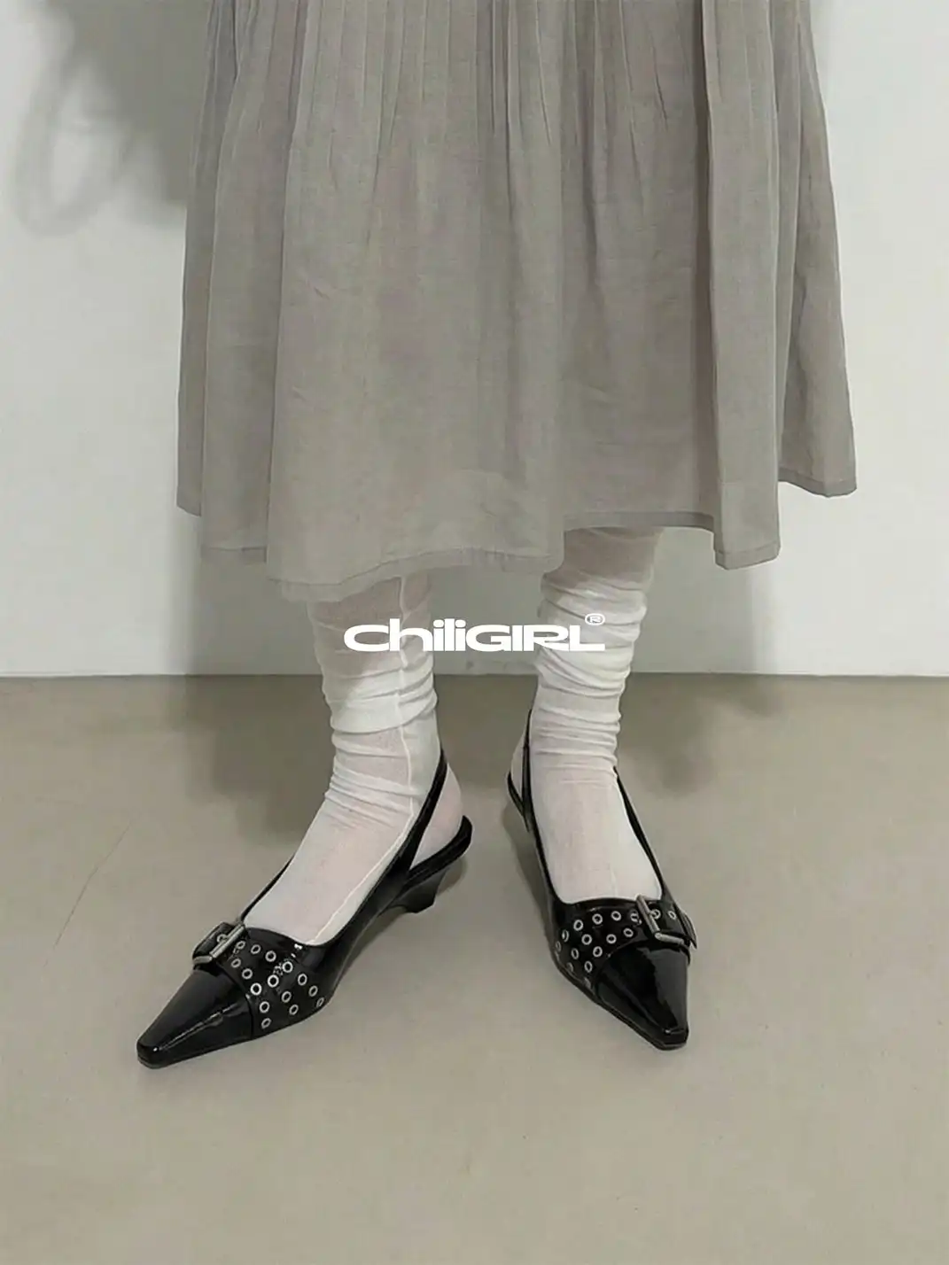 CHILIGIRL | Pointed Toe Rivet Buckle Mid Heel Sandals
