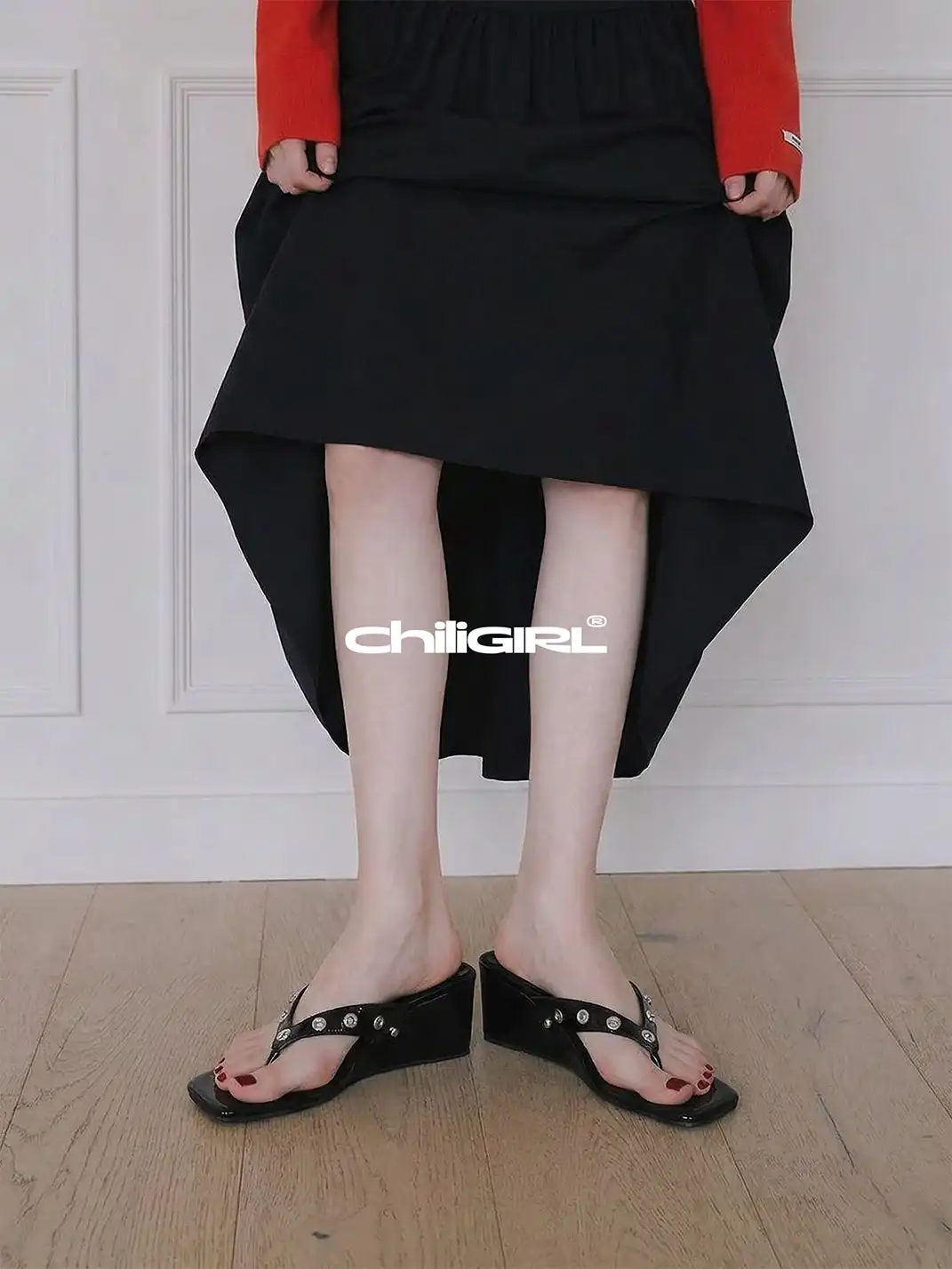 CHILIGIRL | Vintage Buckle Flip Flops